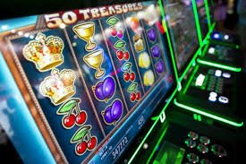 slot618 APP မြန်မာဘာသာ UI ကစားသမား မောင်နှမများ ကစားနေသောမြင်ကွင်း